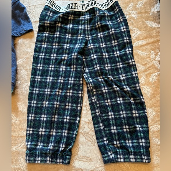 Disney Baby Boy pull on black jeans, flannel pajama bottoms & short sleeve tee - Picture 3 of 7